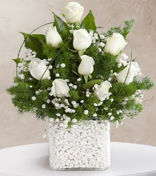 9 beyaz gül vazosu  Eskişehir online çiçek gönderme sipariş 