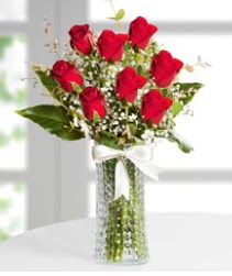 7 Adet vazoda kırmızı gül sevgiliye özel  Eskişehir anneler günü çiçek yolla 