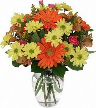  Eskişehir çiçek gönderme sitemiz güvenlidir  vazo içerisinde karışık mevsim çiçekleri