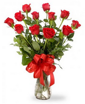  Eskişehir cicek , cicekci  12 adet kırmızı güllerden vazo tanzimi