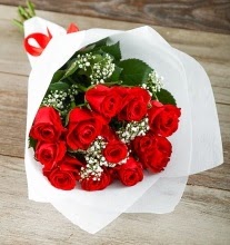 9 kırmızı gülden buket çiçeği  Eskişehir internetten çiçek siparişi 